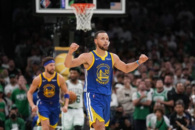 2022nba总冠军被勇士队摘入囊中