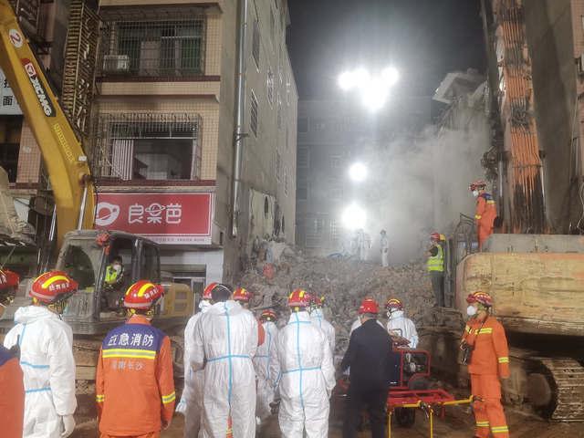 长沙自建房倒塌事故第10名幸存者获救