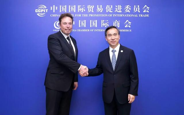 中国贸促会会长任鸿斌与马斯