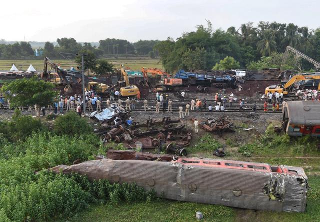印度列车相撞事故有没中国公民(中领馆称列车脱轨相撞事故无中国公民)