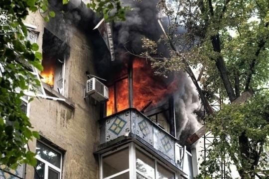 乌克兰苏梅市遭无人机袭击致(3人死亡及21人受伤